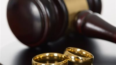 بقرار من وزير العدل.. تعليق خدمات الشهر العقاري وتراخيص البناء للممتنعين عن النفقة