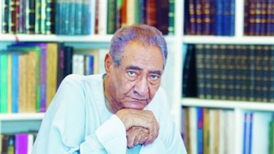 الخال عبد الرحمن الأبنودي: سيرة شاعر صاغ وجدان الأمة بلسان الجنوب