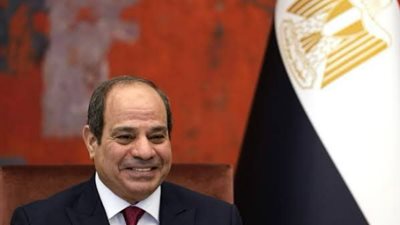 الفريق أشرف سالم زاهر يستقبل الرئيس السيسي في مراسم عسكرية مهيبة تخليداً لذكرى النصر