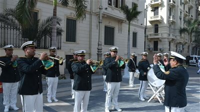 انطلاق الموكب الاحتفالي بيوم تأسيس مدينة الإسكندرية بحضور رسمي رفيع لتخليد تاريخ المدينة العريق