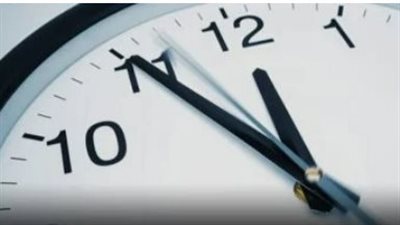 دليلك لضبط الوقت تلقائياً على الهواتف الذكية مع بدء العمل بالتوقيت الصيفي