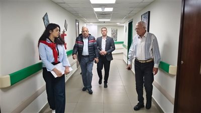 وزير الكهرباء يتفقد مستشفى الكهرباء بألماظة ويؤكد انتظام الخدمات الطبية خلال الإجازات