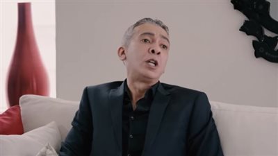 جدل اللبن والبيض.. لماذا يثير نظام الدكتور ضياء العوضي انقساماً حاداً على السوشيال ميديا؟