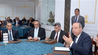 وزير الطيران : موسم الحج ليس موسم جني الأرباح  لمصر للطيران.. واسعار تذاكر القرعة مثل العام القادم
