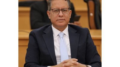 للسنة السادسة على التوالي.. الدكتور ياسر حلمي يتصدر قاعة «مشاهير بي آر إس العالمية»