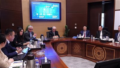 مصر تبحث توسع الاستثمارات الصينية الجديدة في قطاعات النقل والصناعة واللوجستيات