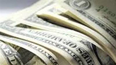 الجنيه المصري يتحدى الدولار: قراءة في استقرار العملة الخضراء بمنتصف التعاملات