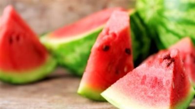 البطيخ والرجيم.. هل تناوله قبل الأكل أم بعده يحرق الدهون بشكل أسرع؟