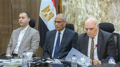 تنفيذي كفرالشيخ يناقش عدد من القرارات والموضوعات الخدمية والتنموية