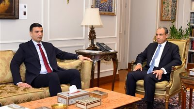 التنسيق بين وزارتي الخارجية والصناعة لتعزيز الاستثمارات وجذب التكنولوجيا الحديثة