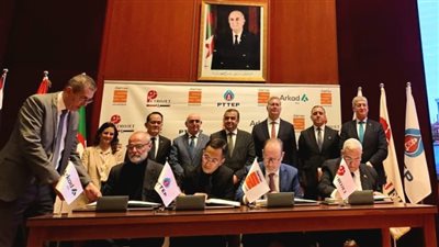 وزير البترول يشهد توقيع عقد تطوير حقل حاسي بئر ركايز بالجزائر بقيمة 1.1 مليار دولار