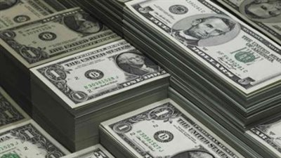 الدولار والجنيه.. توازن معروض العملة الأجنبية يفرض الاستقرار في البنوك المصرية