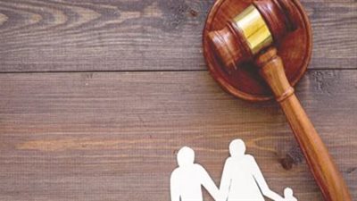 الجدل حول المادة 117: كيف نظم قانون الأسرة الجديد اختلاف الدين بين الحاضنة والمحضون؟