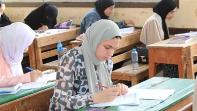 مطالب عاجلة قبل ماراثون الامتحانات.. أولياء الأمور يطالبون بتجهيز لجان الثانوية العامة بالمراوح