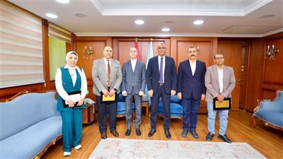 محافظ كفرالشيخ يكرم كوادر مركز الأورام لجهودهم وحصول المركز على الاعتماد الكامل بنسبة 96٪