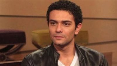 رحلة آسر ياسين.. بصمات سينمائية خالدة (المشوار الفني والمهني)