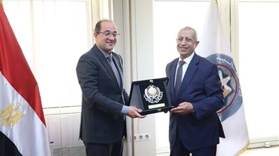 وزير المالية يبحث مع رئيس الأكاديمية العربية تعزيز التعاون في بناء الكوادر البشرية
