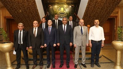 محافظ كفرالشيخ يبحث دعم صناعة إنتاج ألواح خشب من قش الأرز.. 