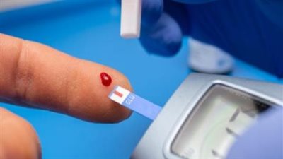 دور أجهزة مراقبة الجلوكوز المستمرة في حماية مرضى السكري من المخاطر الصحية الليلية