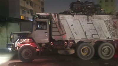 محافظة الجيزة ترفع 650 طن مخلفات في حملة مكثفة بأرض الرخام