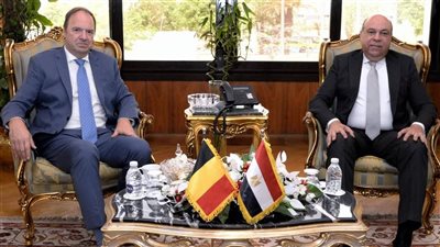 وزير الطيران يبحث مع سفير بلجيكا تعزيز الرحلات والشحن الجوي