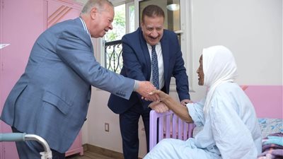 محافظ بورسعيد يتفقد مؤسسات الرعاية الاجتماعية قبل عيد الأضحى