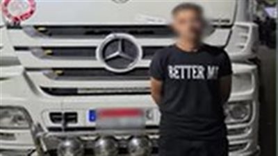 ضبط سائق ظهر يرقص داخل سيارة نقل ثقيل أثناء السير بالجيزة