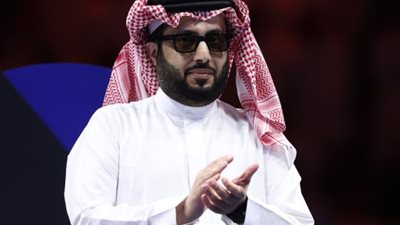 لفتة إنسانية داعمة.. المستشار تركي آل الشيخ يستجيب لنداء الملحن نادر نور ويعده بعمل مشترك