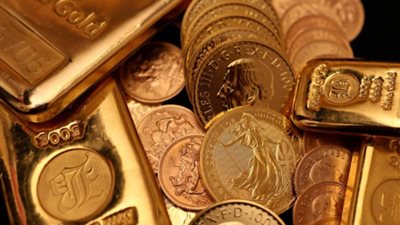ما الذي يحرك سعر الذهب اليوم؟ تأثير الدولار وسندات الخزانة على السوق المصري