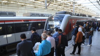 دليلك الشامل لمواعيد مترو الأنفاق والقطار الكهربائي الخفيف بجميع الخطوط