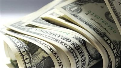 استقرار سعر الدولار: قائمة محدثة بأسعار العملات في مختلف البنوك المصرية اليوم