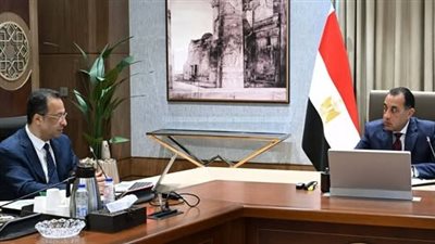 مدبولي يستعرض خطط وزارة الاتصالات للتحول إلى مركز إقليمي لصادرات التعهيد