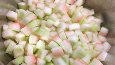 جربها اليوم.. حلوى قشر البطيخ المنزلية بديل رائع للفواكه المسكرة