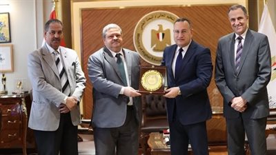 التعليم العالي يناقش إنشاء وحدة مركزية لضمان الجودة بالجامعات والمعاهد