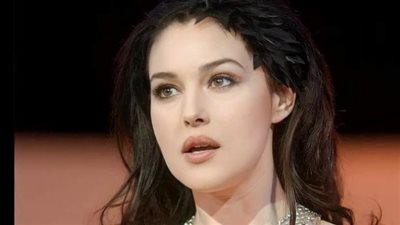 مونيكا بيلوتشي تكشف كواليس مشاركتها في «7dogs» مع كريم عبد العزيز وأحمد عز