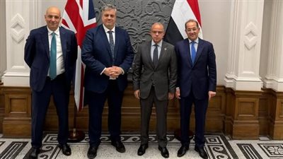 مصر وبريطانيا تبحثان جذب الاستثمارات وتوسيع أنشطة الشركات البريطانية بالسوق المصري