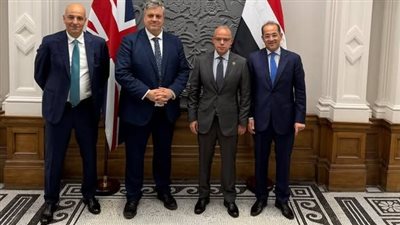 مصر وبريطانيا تبحثان جذب الاستثمارات وتوسيع أنشطة الشركات البريطانية بالسوق المصري