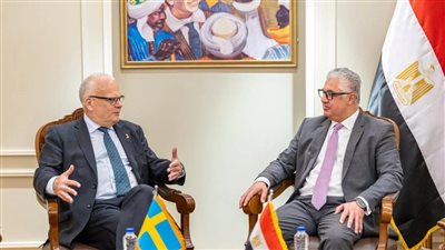 بالصور.. رئيس اقتصادية قناة السويس يستقبل السفير السويدي بالقاهرة لبحث فرص التعاون والاستثمار