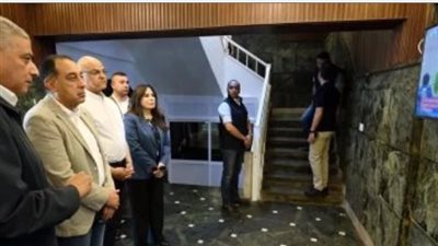 رئيس الوزراء يتفقد مركز تحكم 
