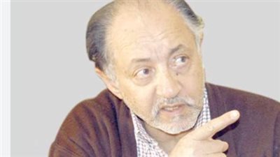 أسرار لم تُحك من قبل: كيف استعد عبد العزيز مخيون لتجسيد دور محمد عبد الوهاب؟