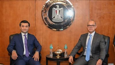 مصر وأوزبكستان تبحثان شراكات استثمارية في قطاعات استراتيجية