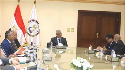 جمبلاط: نقل التكنولوجيا أولوية لبناء قاعدة صناعية دفاعية متقدمة