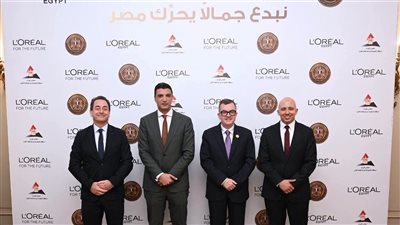 وزير الصناعة يشيد بتجربة «لوريال مصر» ويدعو المصانع للتحول للطاقة المتجددة