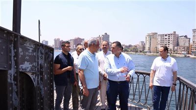 محافظ دمياط ووزير الإنتاج الحربي يتفقدان جسر الحضارة التاريخي