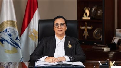 جامعة القاهرة تكرم المستشارة أمل عمار تقديرًا لمسيرتها القضائية ودورها في دعم المرأة وحقوق الإنسان