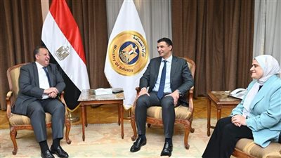 وزير الصناعة ونقيب المهندسين يبحثان تعزيز التنمية الصناعية وتوطين الصناعة