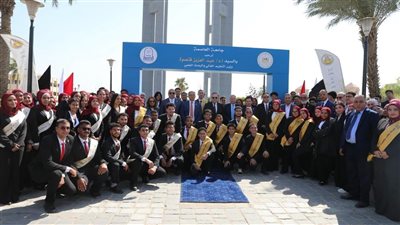 وزير التعليم العالي ورئيس جامعة العاصمة يفتتحان ويتفقدان عدداً من المشروعات التعليمية والطبية بالجامعة