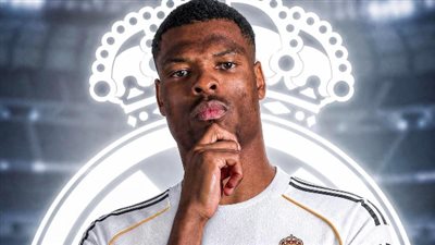 ريال مدريد يعلن التعاقد مع دومفريس حتى 2030