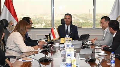 وزير التموين يبحث مع إرادة فاينانس دعم المشروع القومي Carry On بحلول تمويلية متكاملة