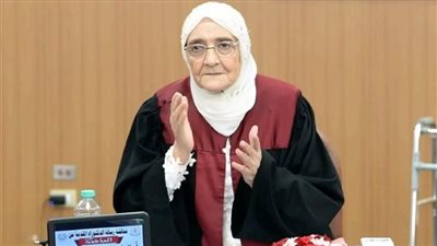 قصة كفاح ملهمة.. المصرية آمال إسماعيل تحصل على الدكتوراه في سن الـ 84
